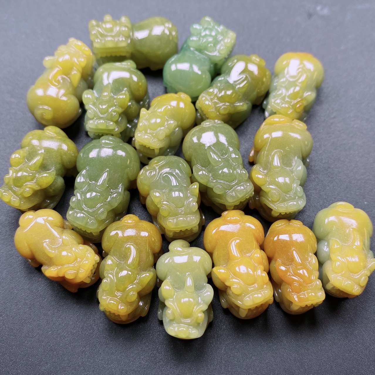 翡翠冰黄翡小貔貅宝宝皮休冰种鸡油黄瑞兽缅甸A货