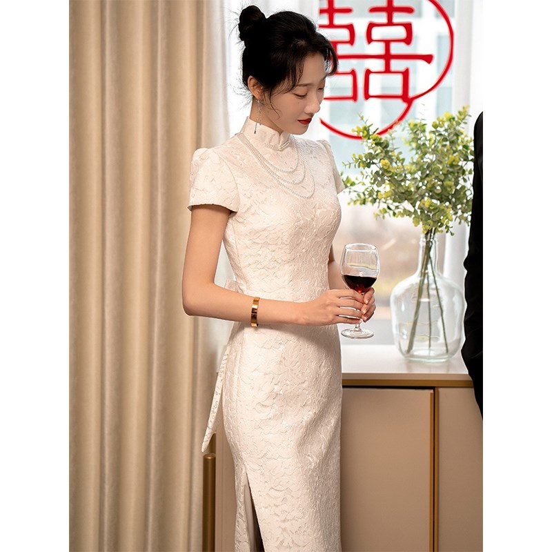 白色中式敬酒服新娘秋冬改良旗袍年轻款婚纱订婚礼服轻奢小众高端