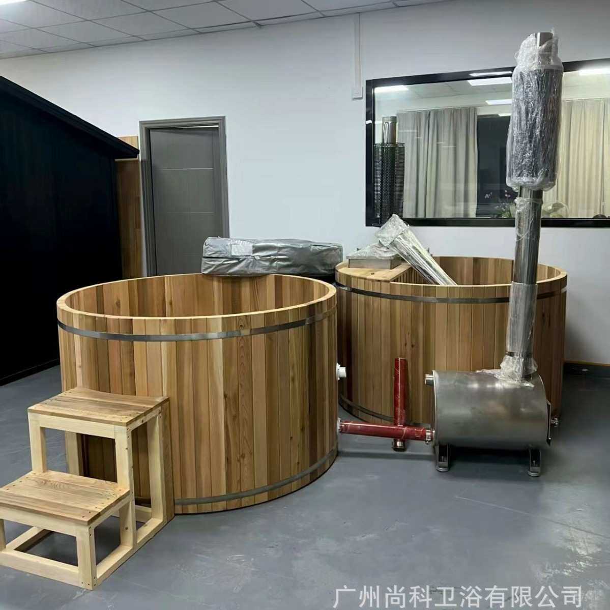 工厂直销双人使用木制热水池 室外烧材炉温泉热水浴缸红雪松浴桶