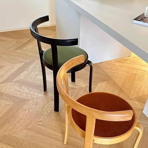 北欧家用可餐叠放圆凳子中古设计师实木椅小型靠户RAQ餐背高级感