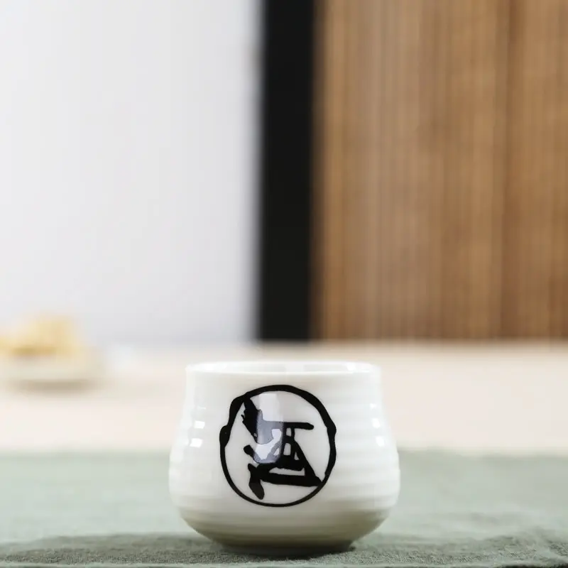 供应白色陶瓷酒杯 日式清酒杯杯 烈酒杯 70ml