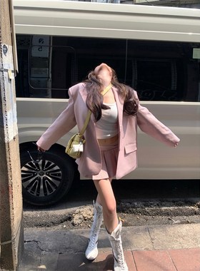 Xinlei Lin都市假日手工缝迹线西装外套两件套百褶裙套装女春