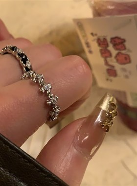 黑色穿绳设计~十字素圈指环高级感戒指女小众设计时尚个性食指戒