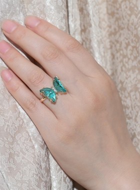儿童蝴蝶戒指小公主闺蜜小众设计女童女孩宝石渐变彩色水晶饰品女
