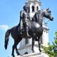 西方人物骑马铸铜玻璃钢雕塑 城市地标性建筑创意文化定制摆件