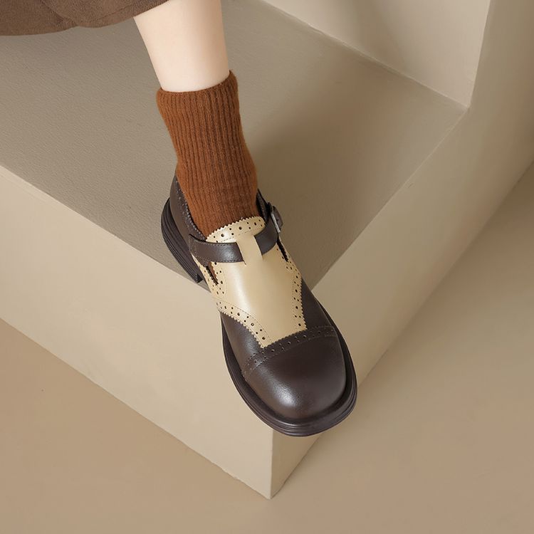 英伦风拼色雕花布洛克小皮鞋2025早春新款文艺复古风圆头乐福鞋女