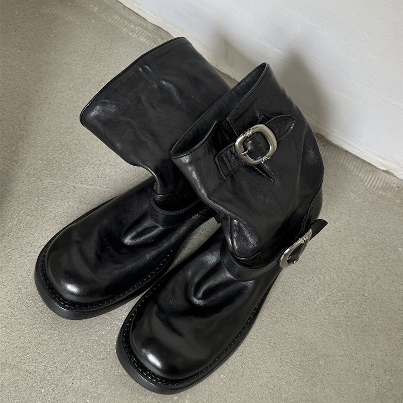 文艺复古重工水洗牛皮帅气皮带扣短靴2024冬季新款柔软复古时装靴