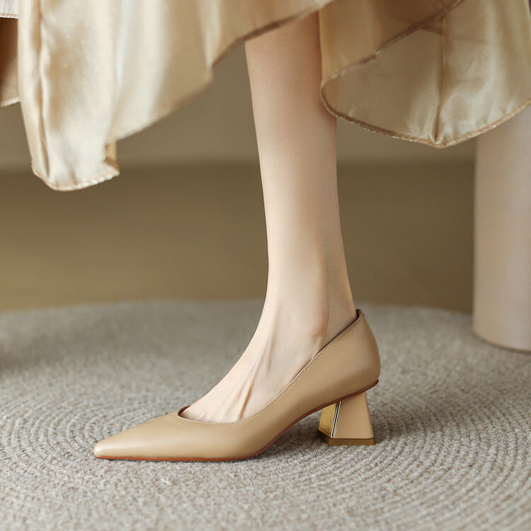 春秋粗跟真皮尖头浅口单鞋女性感裸色气质百搭通勤高跟鞋通勤风