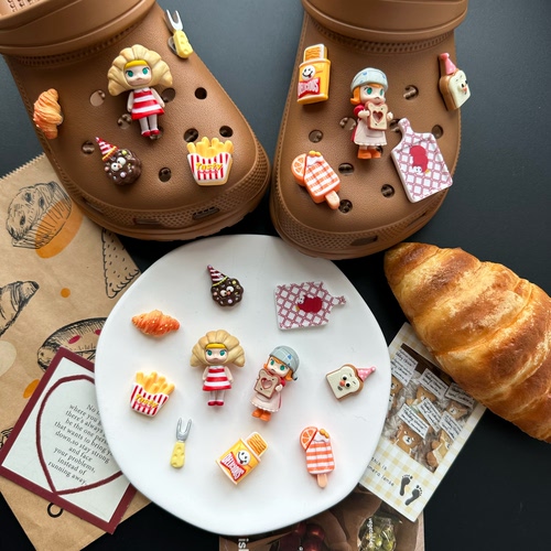 洞洞鞋配饰泡泡玛特Molly可爱高级diy原创鞋花适配crocs鞋扣