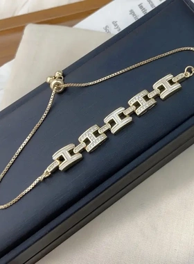 天然贝母h手链名媛风字母抽拉手串时尚气质贝壳手饰轻奢手环