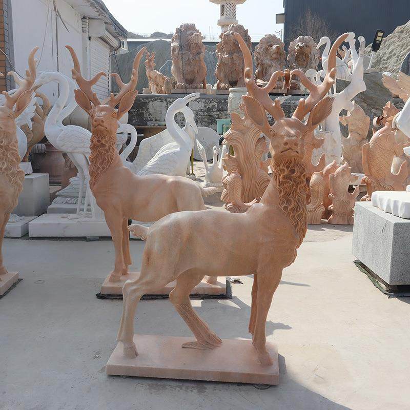 石雕鹿晚霞红石头梅花鹿户外公园草坪母子鹿雕塑小区园林景观摆件