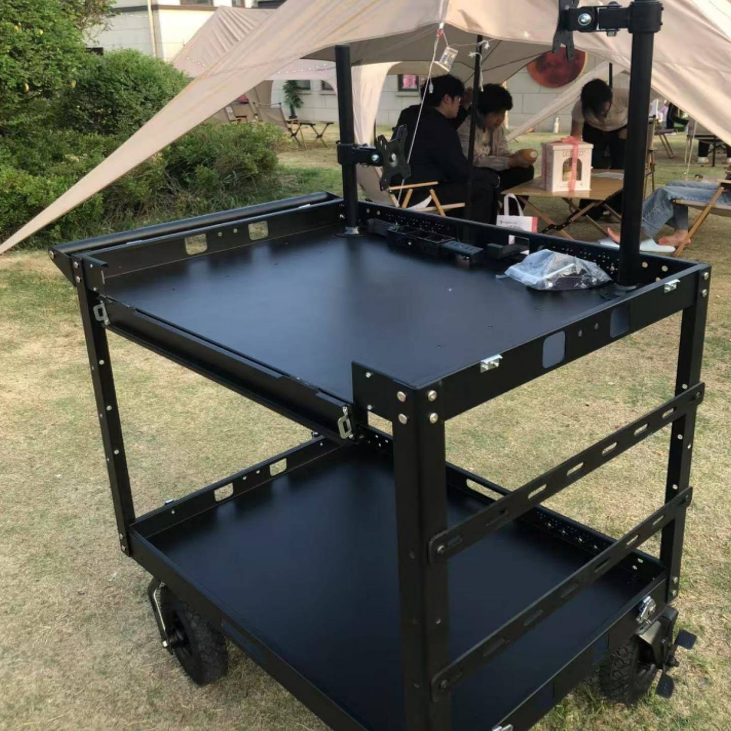 导演车户外摄影器材收纳物料车棚拍车监视器摄影车剧组推拉影视车