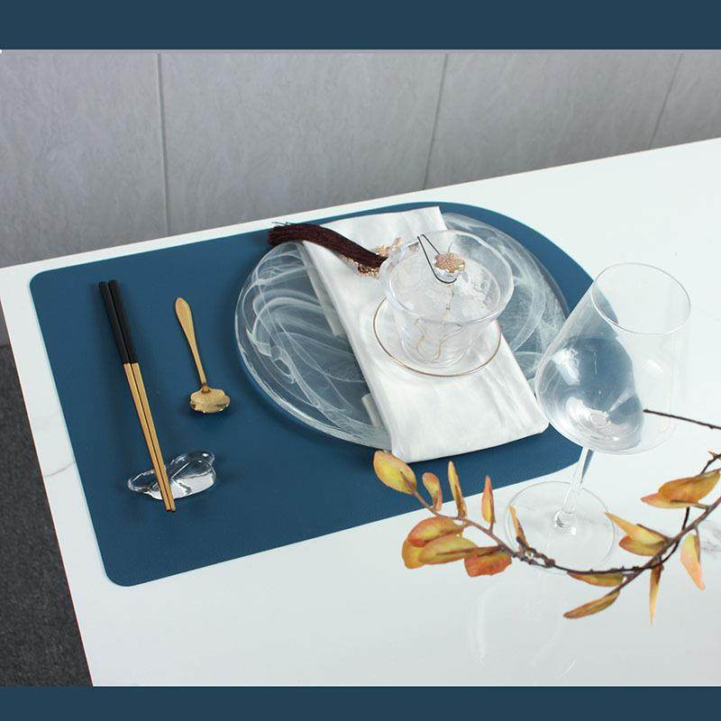 现代简约蓝色轻奢式样板间餐具白色云彩水晶盘配盖碗餐桌摆台样板