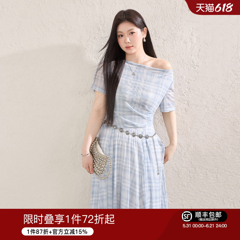 蓝语大码法式荡领蓝白格纹连衣裙胖mm2026夏季收腰显瘦气质长裙