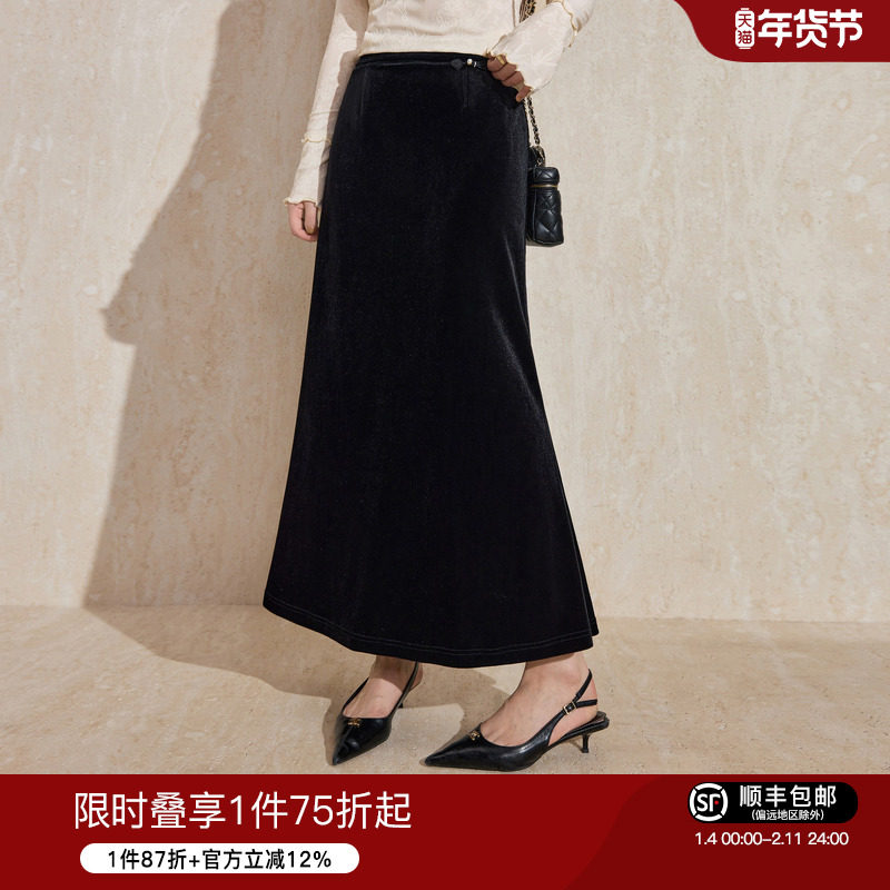 蓝语大码女装黑色丝绒鱼尾裙2026春季新款气质显瘦a字盘扣半身裙