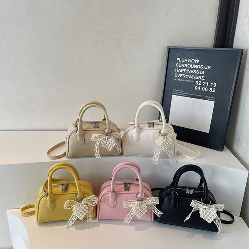 时尚轻奢手提小方包女包2025夏新款洋气百搭单肩包通勤斜挎包