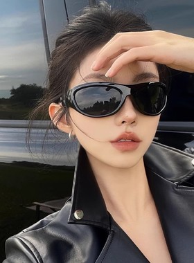 高级感墨镜女时髦辣妹风2025年新款窄框骑行眼镜开车太阳镜凹造型