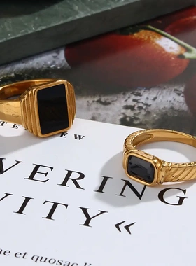 夸张个性欧美复古戒指女时尚气质电镀18k不锈钢条纹黑色方块戒指