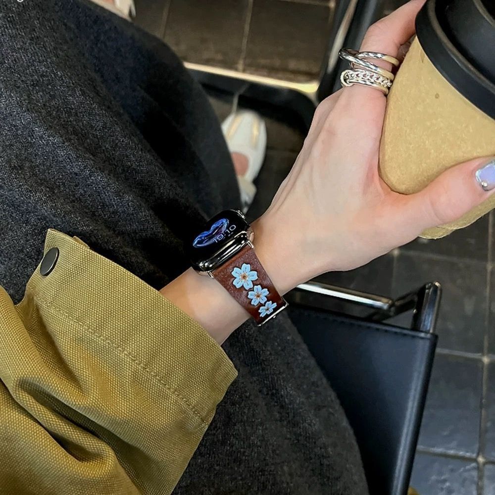 樱花设计皮质s11适用Applewatchs10苹果表带高级iwatch98se代时尚