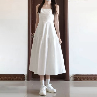 高级感绝美白色吊带洋装女夏2025新款海边度假小个子法式长裙子