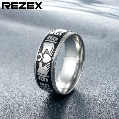 r0364-10     饰品 手托心祈祷钛钢戒指