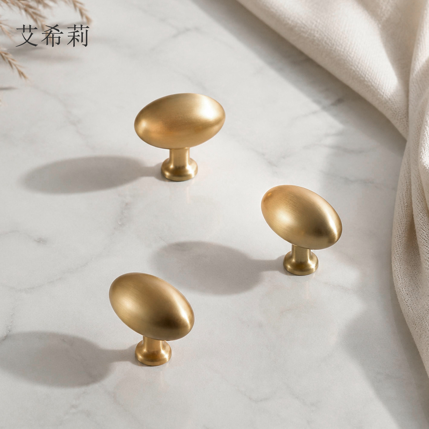 古铜色鸽子蛋黄铜中古风柜门拉手图片