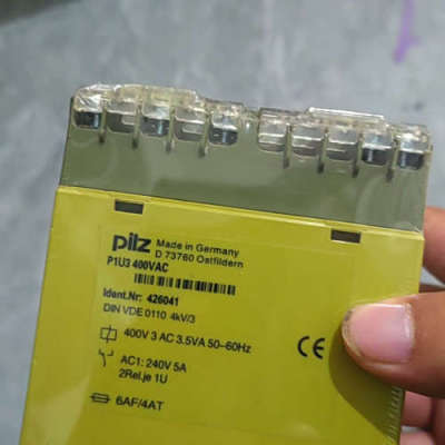 426041 皮尔兹安全继电器 pilz   P1U3议价