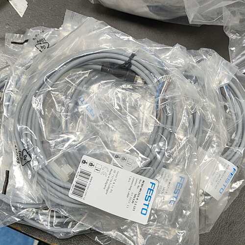 全新连接线NEBU-M12G5-K-52.5-LE5，议价