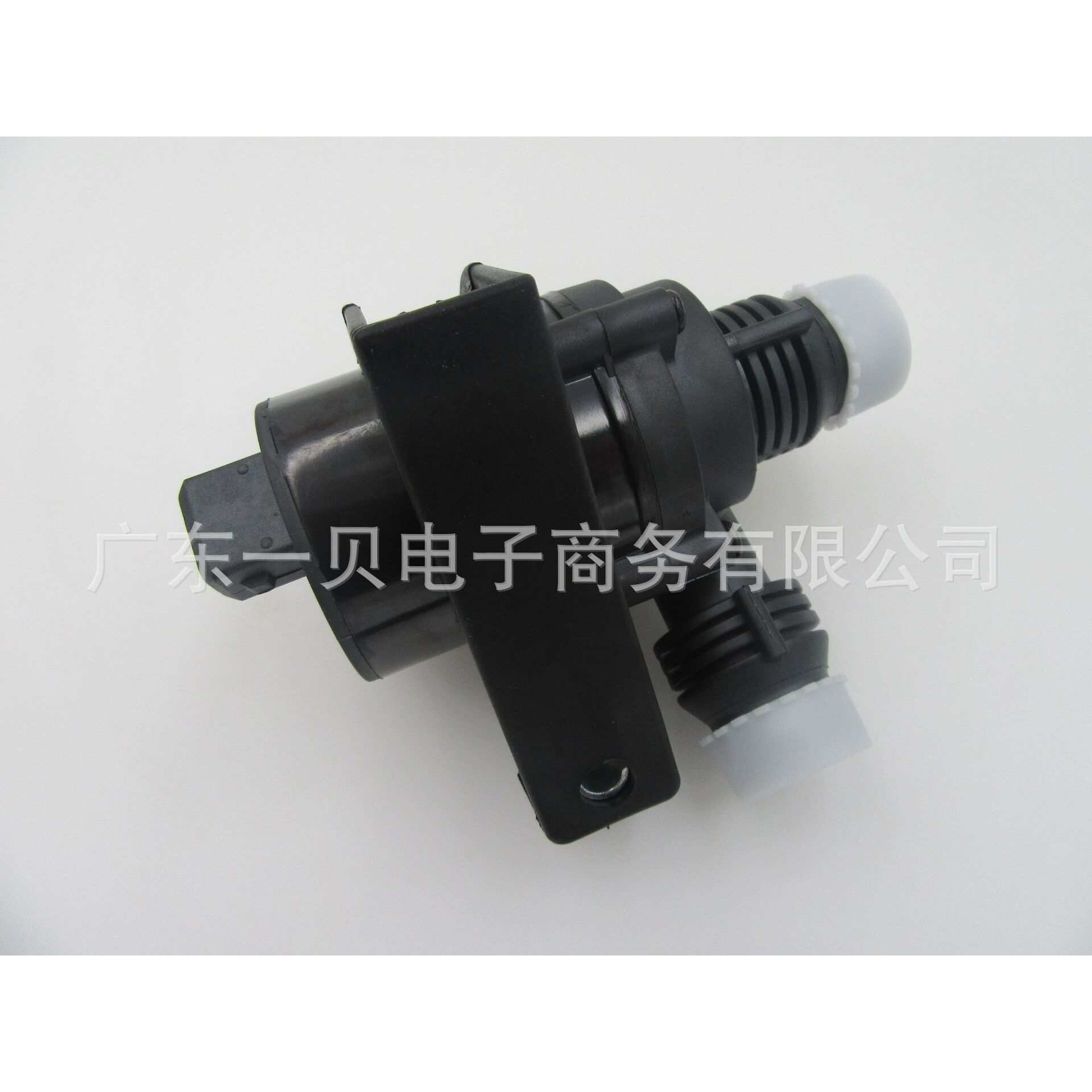 适用于X5 E66 E53 E39 附加冷却辅助水泵64116906375 64116903350