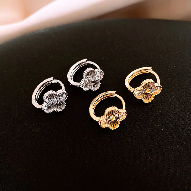 小众简约菱形花朵耳扣小巧新款精致时尚耳环轻奢高级感耳饰女