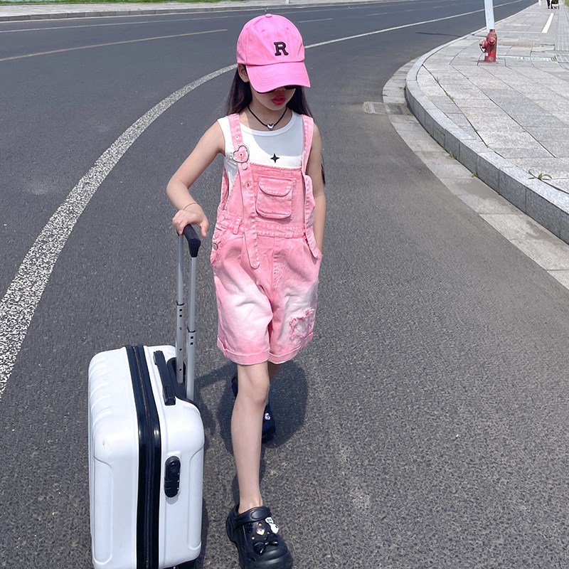 女童牛仔背带裤薄款2024新款大儿童短裤时髦夏季小孩休闲裤子洋气