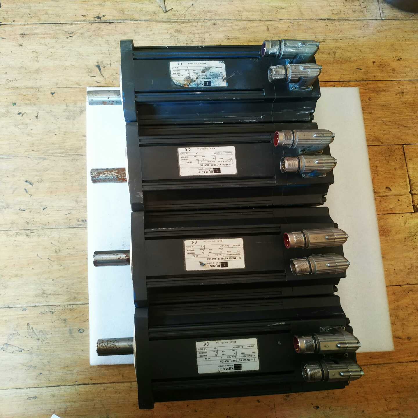 KUMA伺服电机，KUT062F-7AK10A型，拆机4台，--议价商品