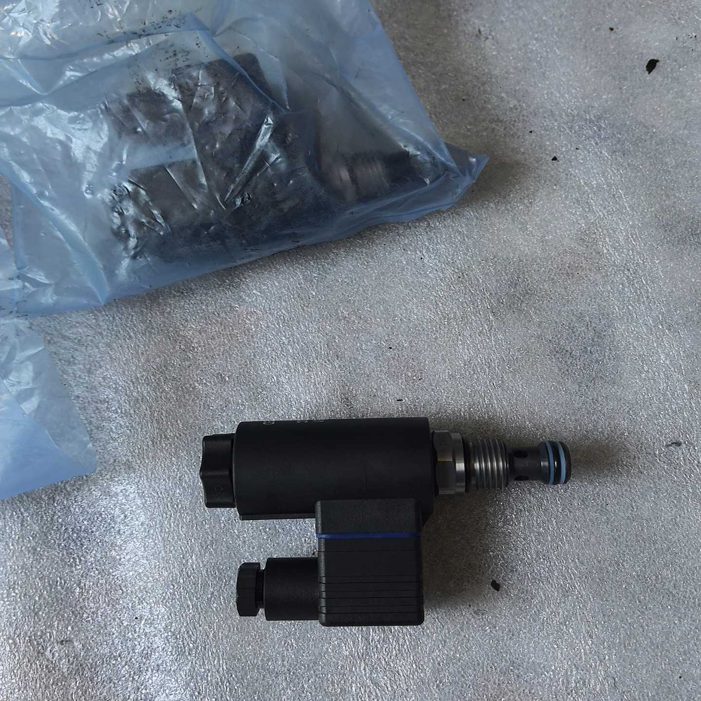 布赫插装阀电磁阀WS22G-NA5-4，全新原装正品两个，看