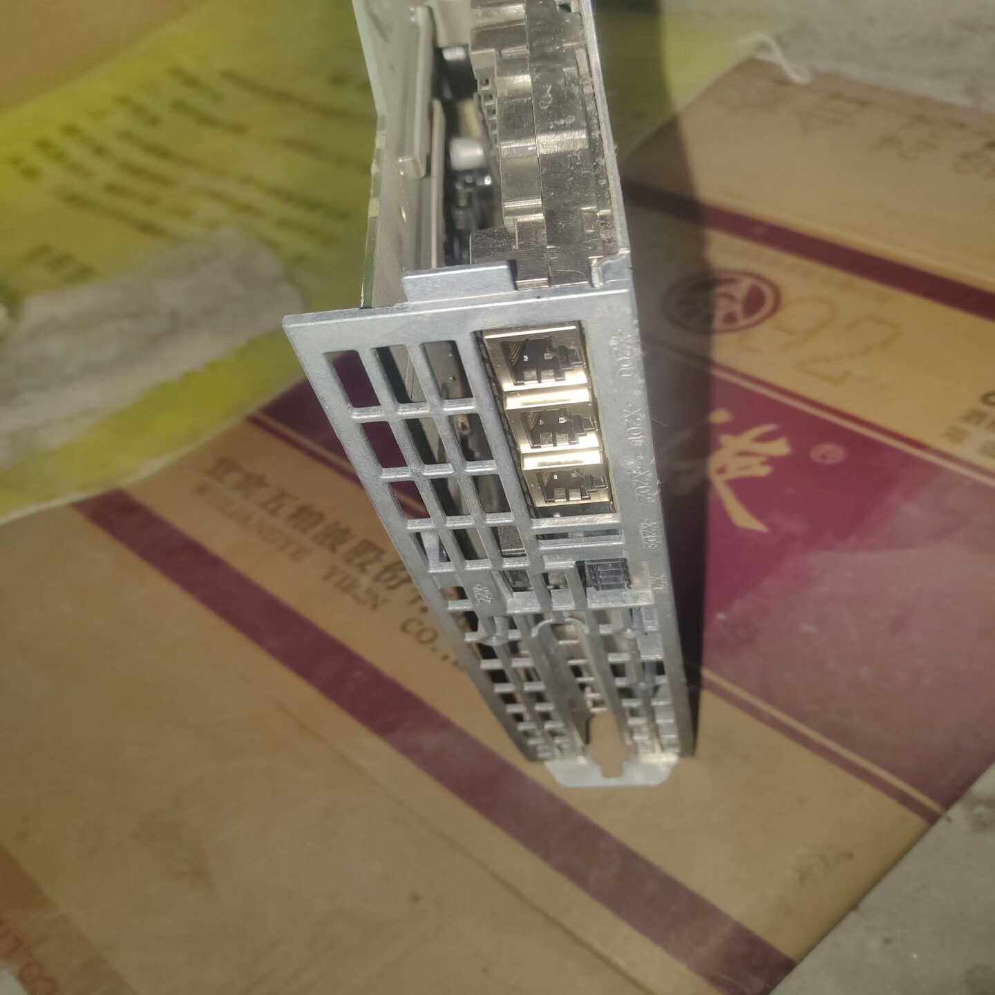 驱动器，成色还可以，没有塑料壳子了，懂得带走！适用
