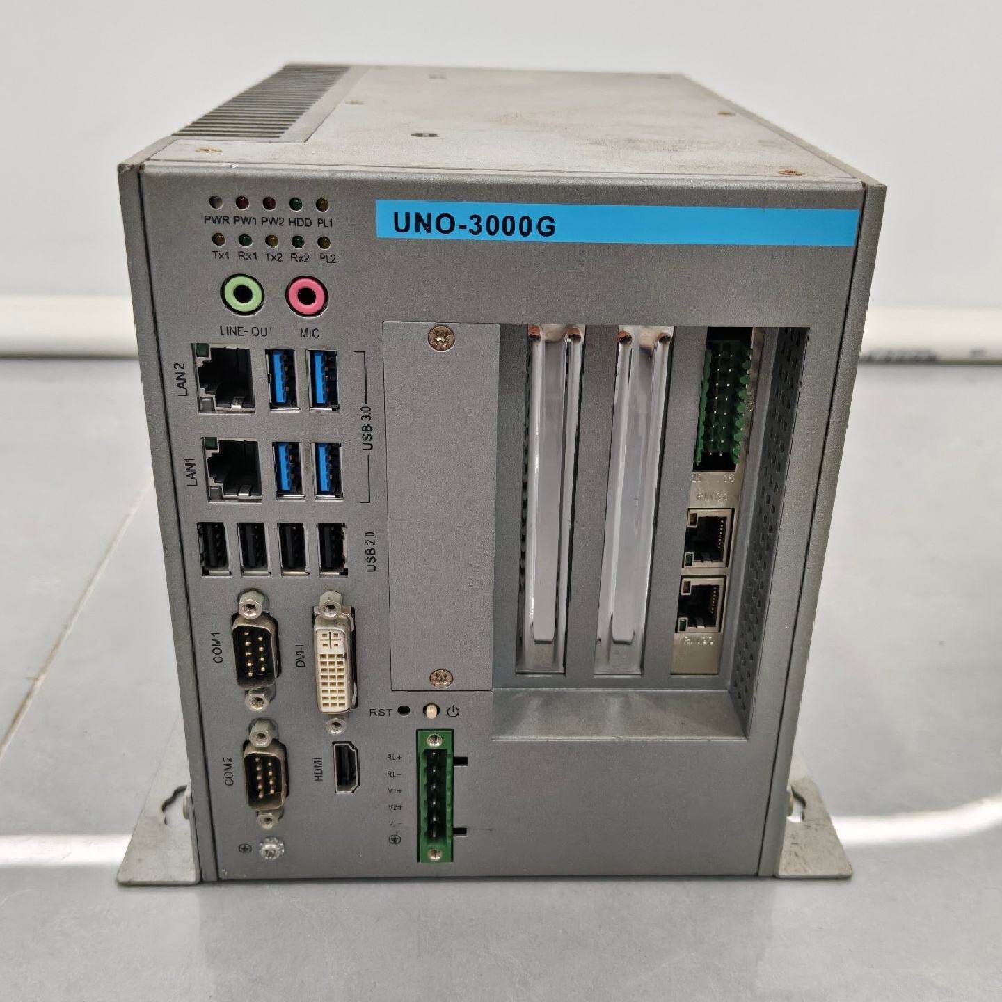 研华工控机UNO-3083G-D64E，原装，成色如图，—议价