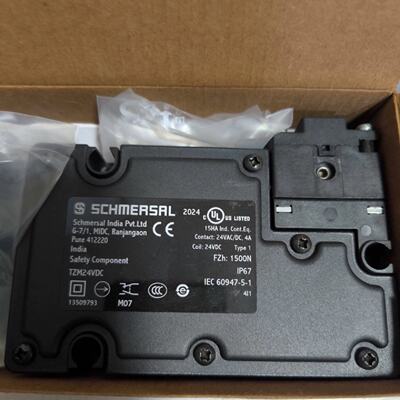 议价TZFWS24VDC 德国Schmersal施迈赛 131022605 联锁开关 全新原