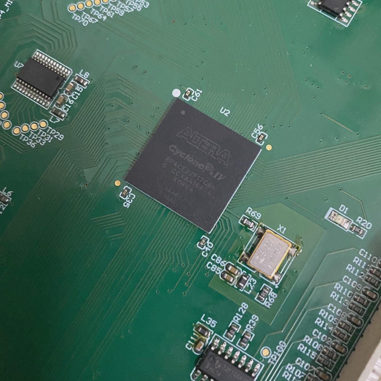 EP4CE22F17C8N 芯片漂亮 整板 两张，需要的联系询价