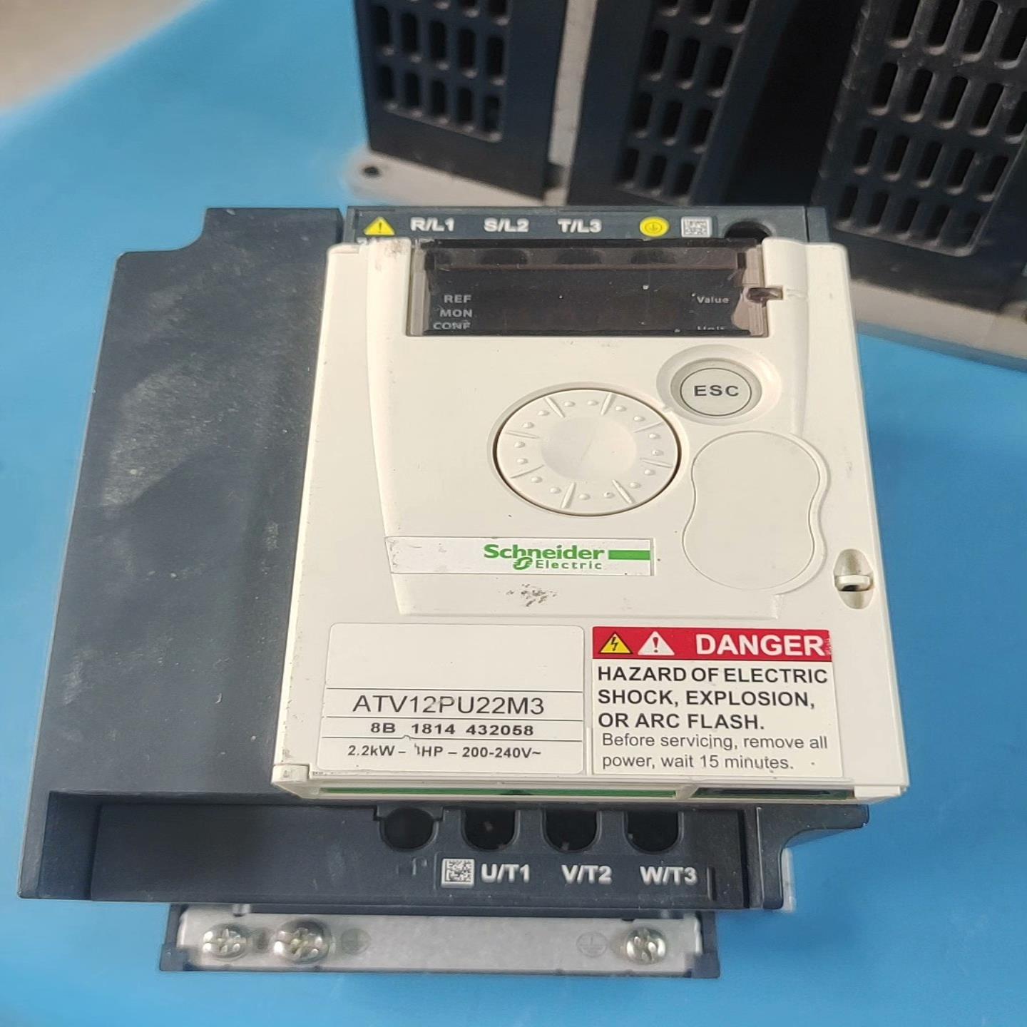 变频器ATV12PU22M3配件齐全，功能，价~询价