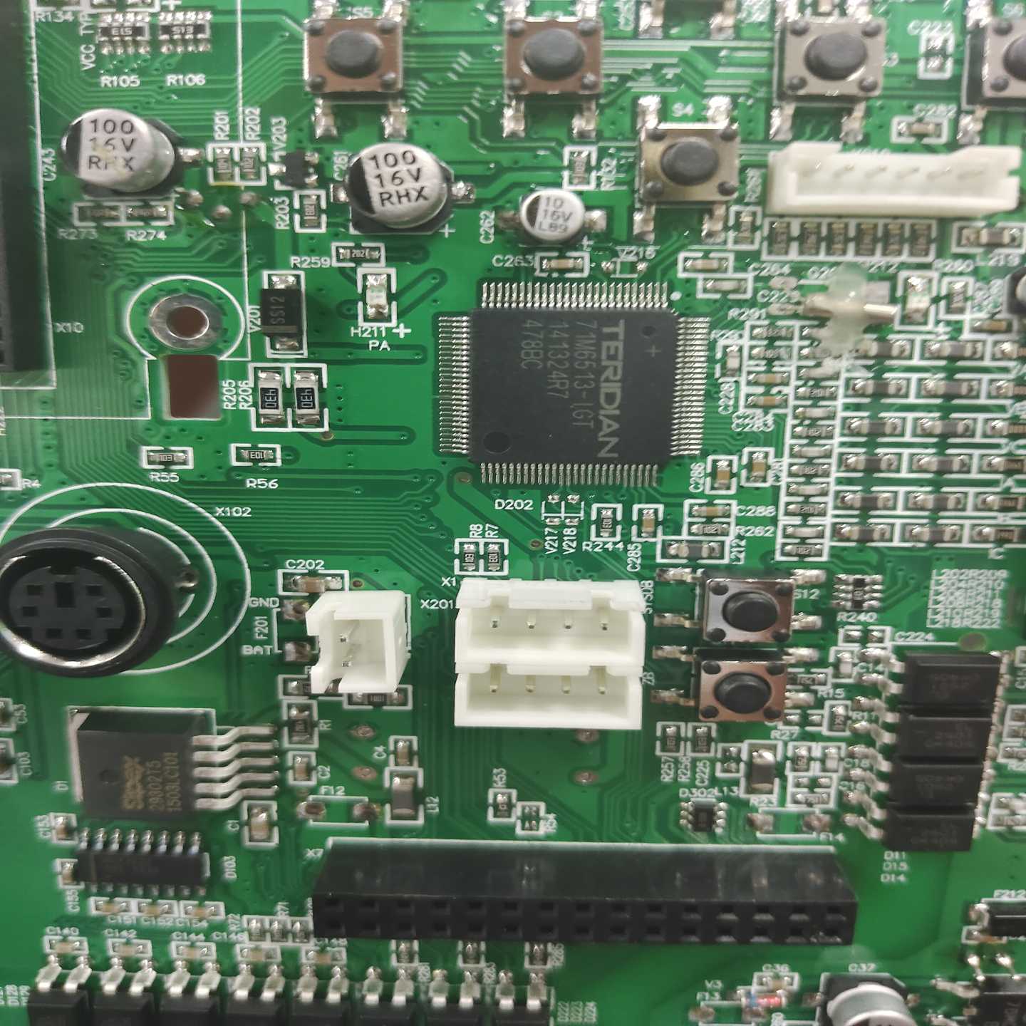 议价LCMX02-1Q200HC4TG144I现货/维修