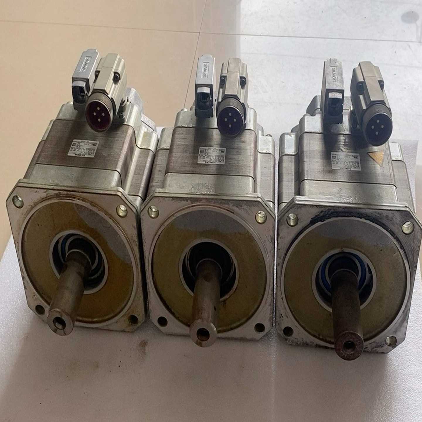 询价1FK7101-5AF71-1DG0西门子伺服电机，配置2