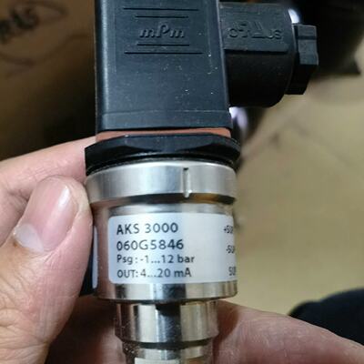 询丹佛斯压力传感器AKS3000型号060G5846