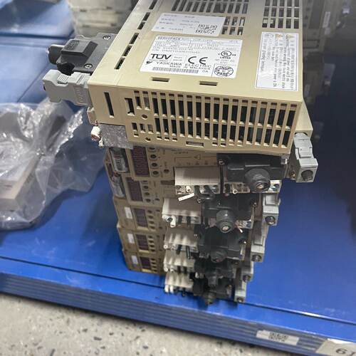 溢价-YASKAWA安川SGDM01BDA伺服驱动器SGDM0