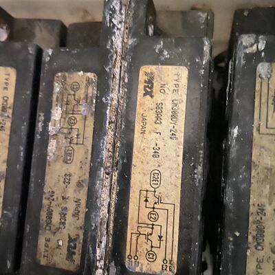 CM300DY24G三菱IGBT模块300A1200V议价