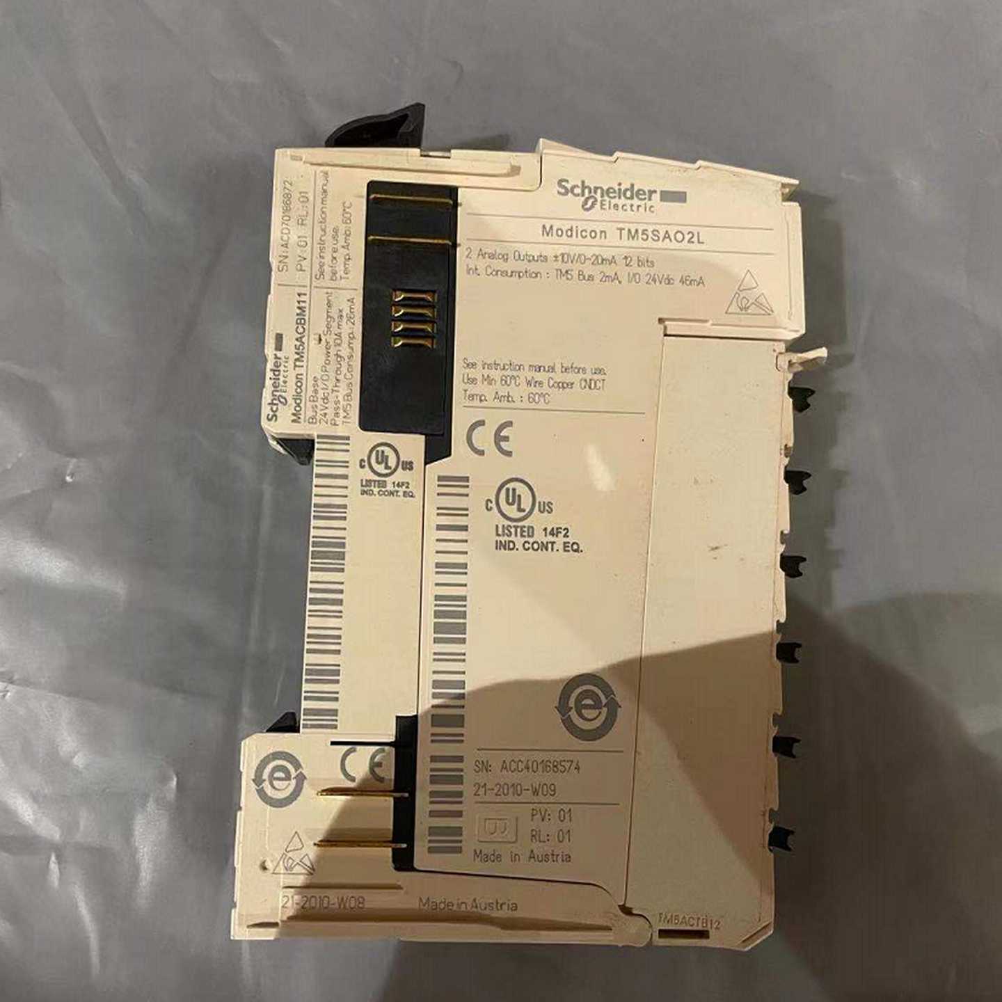 配件施耐德可编程控制器TM5SAO2L TM5SA02L议价