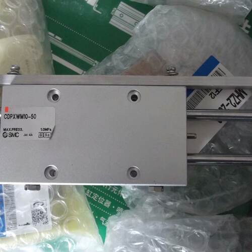 供应现货正品全新气缸CDPXWM10-50 标签有点起了*