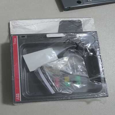 现货原装ABB塑壳断路器TmaxT6面板附件1SDA0--议价商品