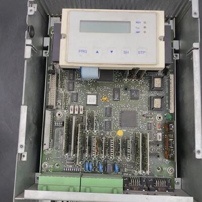 LENZE 8600 33.8602E.V009 400460 V Frequency Inverter Without