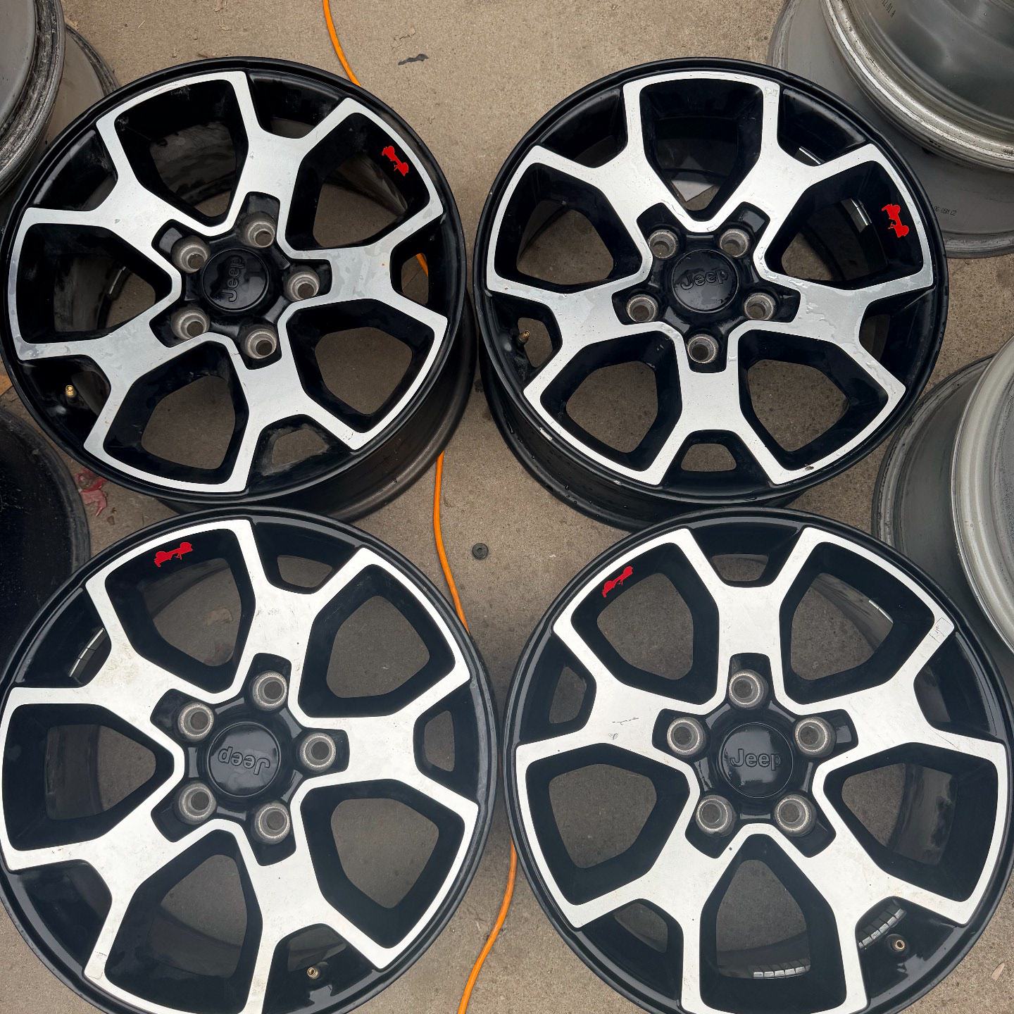 Jeep牧马人原厂17寸轮毂一套，17x7.5J ET44.--议价商品