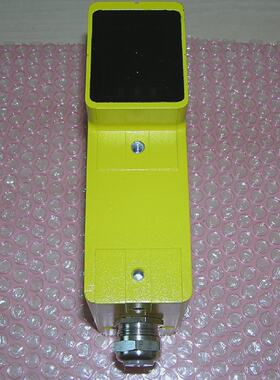 Unused  SICK 1015743 WEU262210 1 015 743 Photoelectric Safet