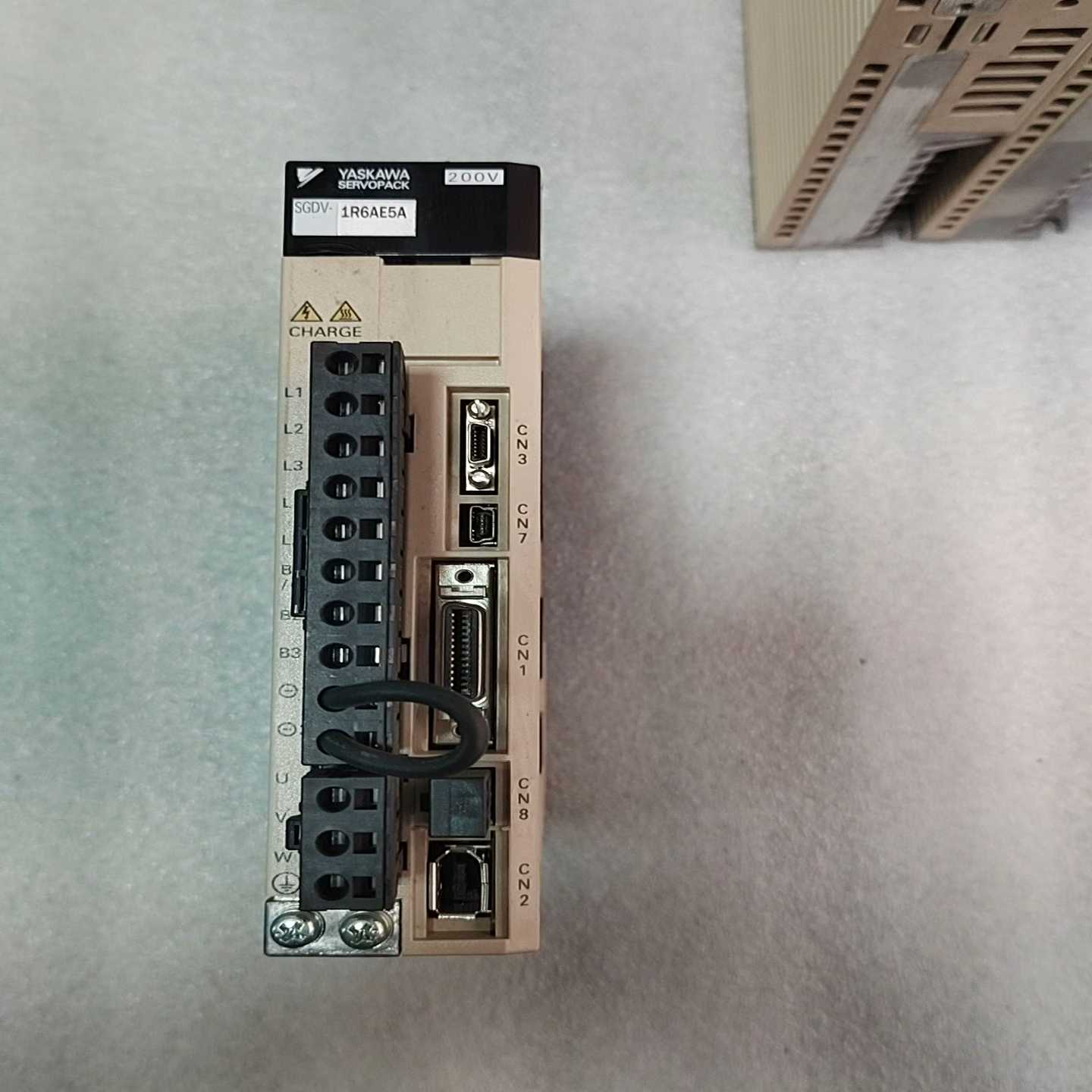 议价安川SGDV-1R6AE5A全新末上机，没有包装，实物拍摄现货/C维修